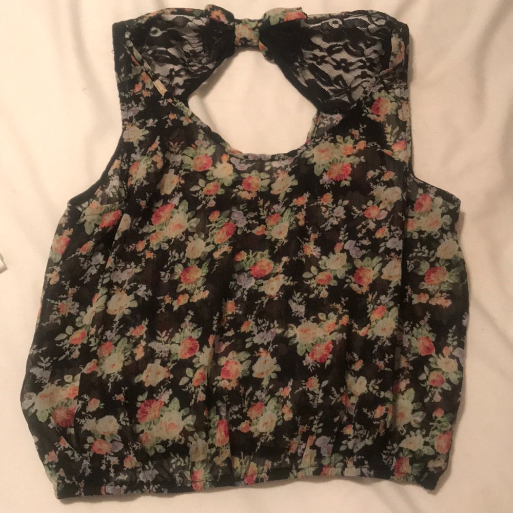 Size large but fits like med